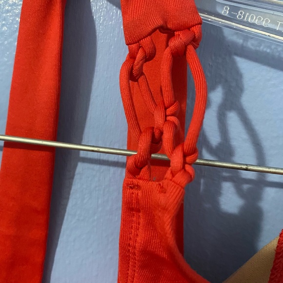 Red top - Picture 2 of 3